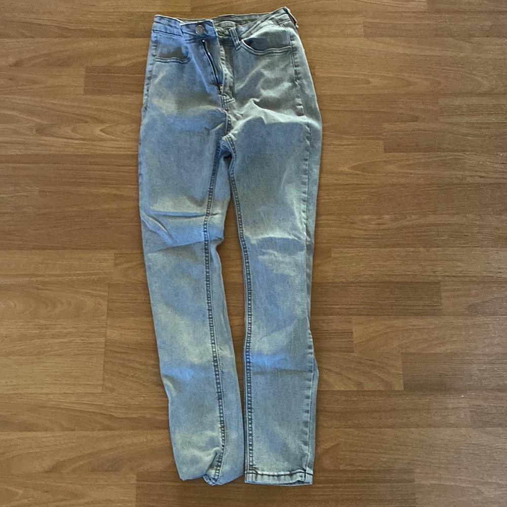 Black denim jean. Good condition. lightly worn